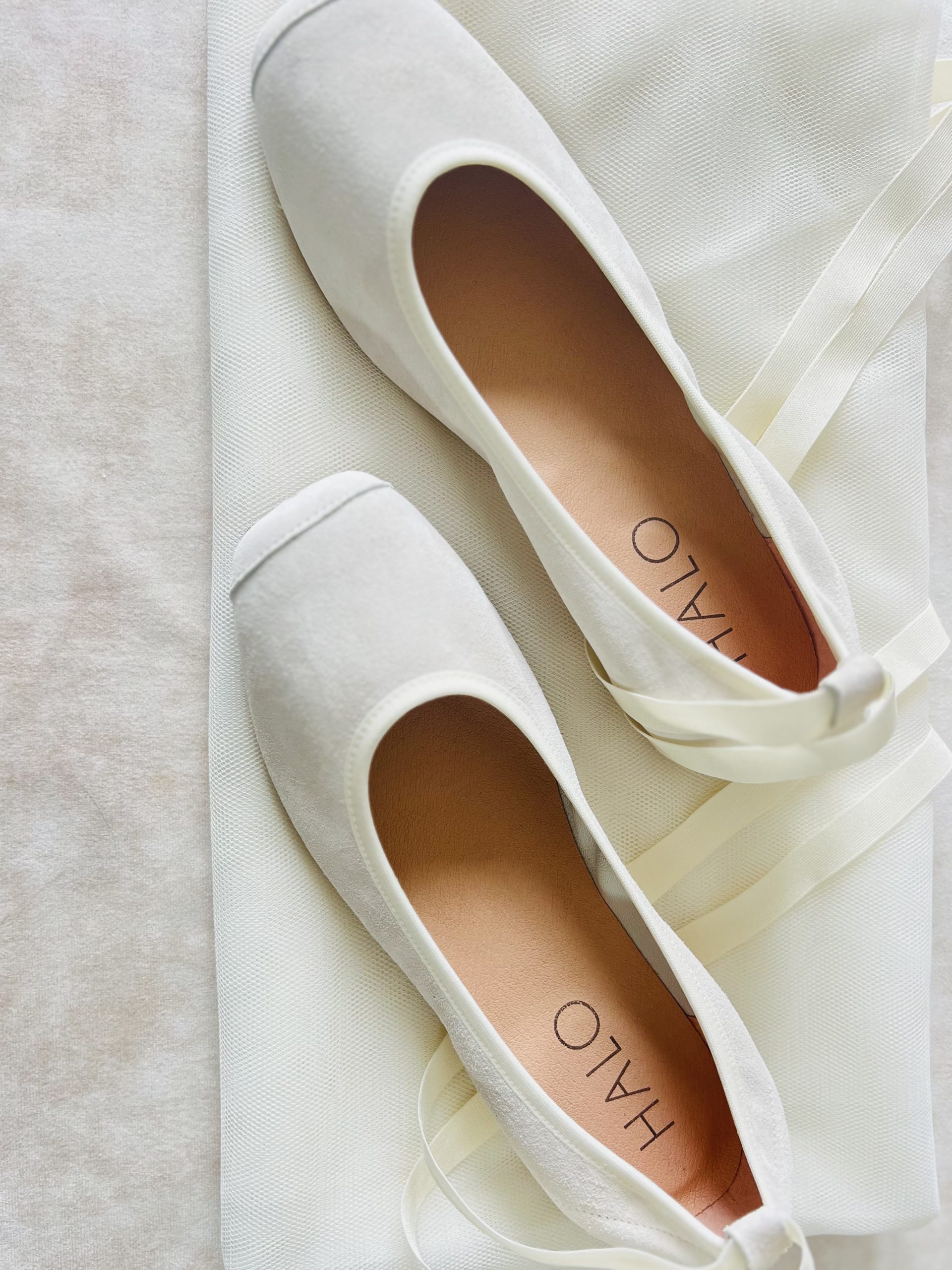 Bailarina de comunión en ante marfil para niña, elegante y cómoda – Flor de C